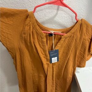 NWT Women's Mustard Top size M - Target